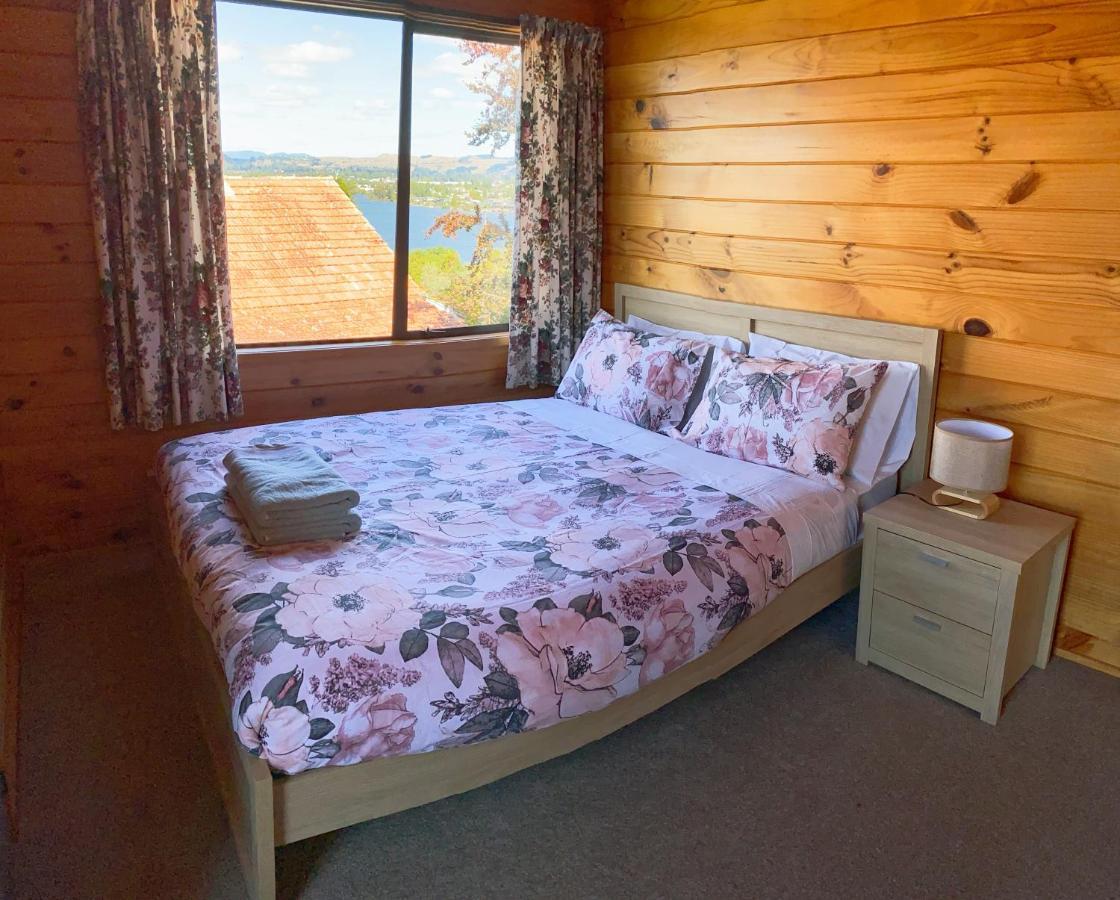 Lake View Family Lodge Up Tp 14 People Rotorua Exteriör bild