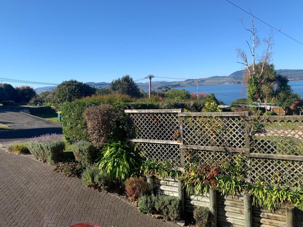 Lake View Family Lodge Up Tp 14 People Rotorua Exteriör bild